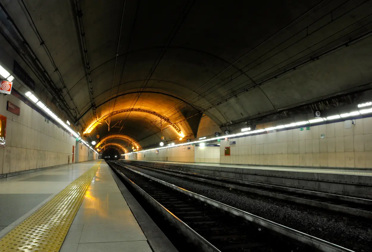 Proyek stasiun mrt bawah tanah glodok kota ditargetkan rampung pada pertengahan 2027