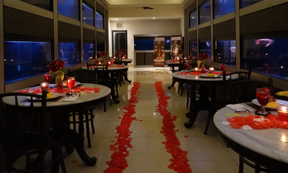 Romantisnya para peserta mengikuti dinner di acara blind date experience