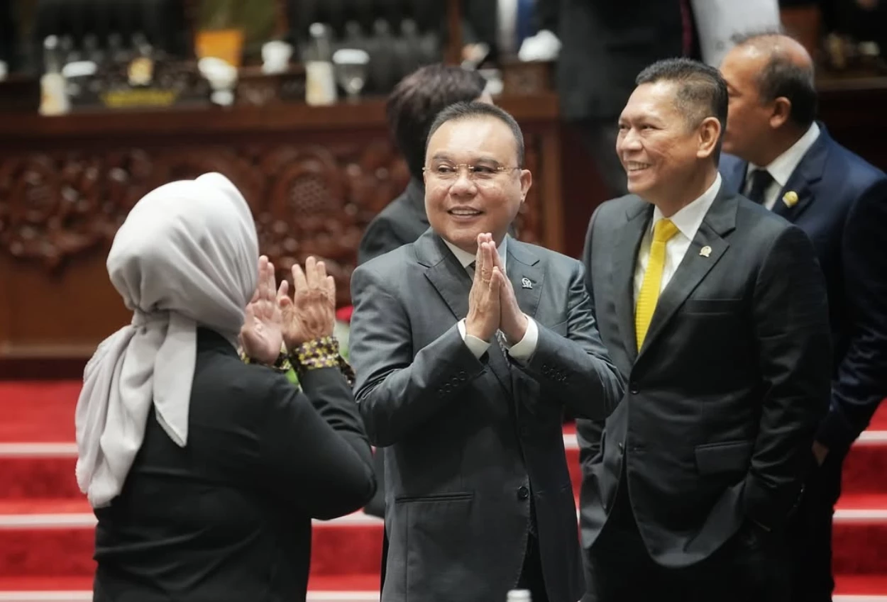 Soal pemakzulan bupati sudewo, sufmi dasco kita hormati proses itu