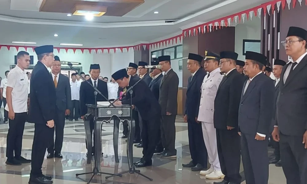 Tata ulang birokrasi, 33 pejabat lombok timur resmi dilantik