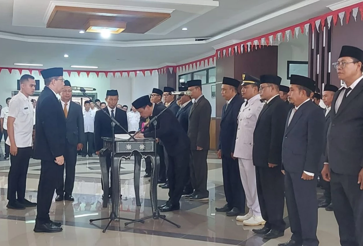 Tata ulang birokrasi, 33 pejabat lombok timur resmi dilantik
