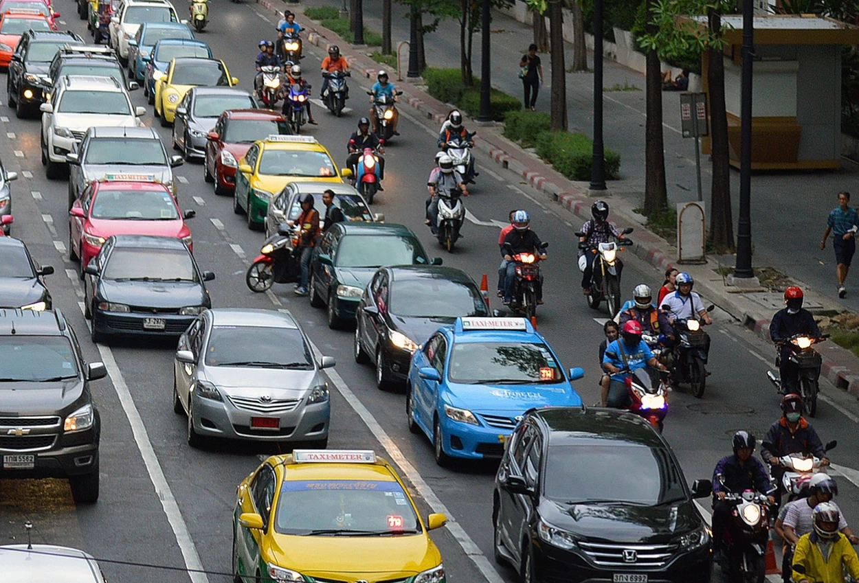 Trotoar di tb simatupang bakal dibongkar demi atasi kemacetan