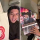 Viral! petugas damkar ini unoxing souvenir perayaan hut ri di istana negara