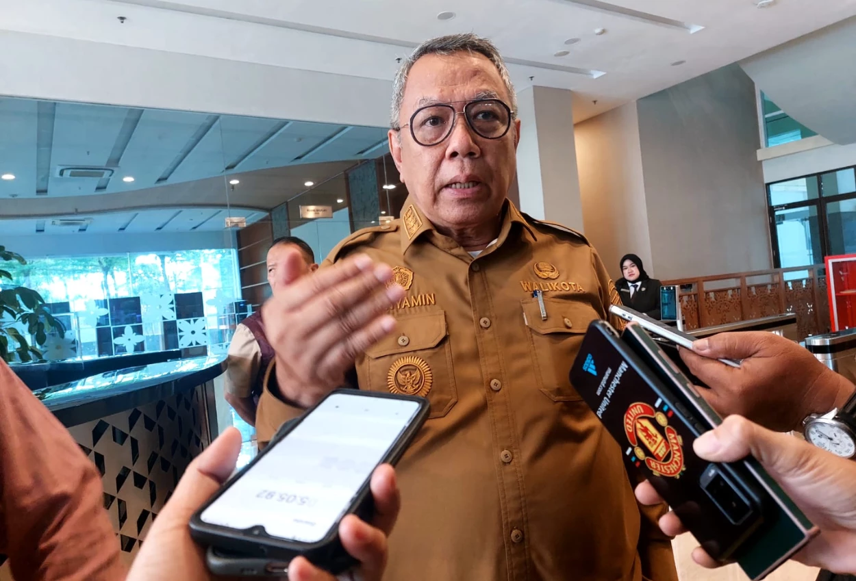 Walkot tangsel siap sanksi berat kepsek di sdn ciledug barat yang pungli lewat jual beli seragam