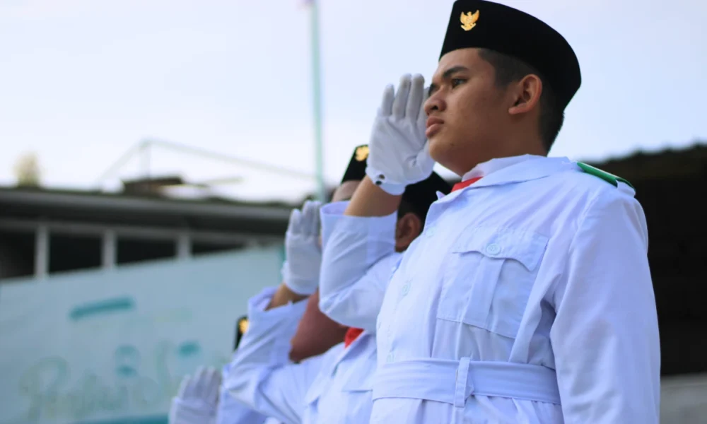Warga diminta hentikan aktivitas pada 17 agustus pukul 1017–1020 wib
