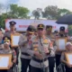 4 polisi yang kawal demo di jawa barat dapat kenaikan pangkat