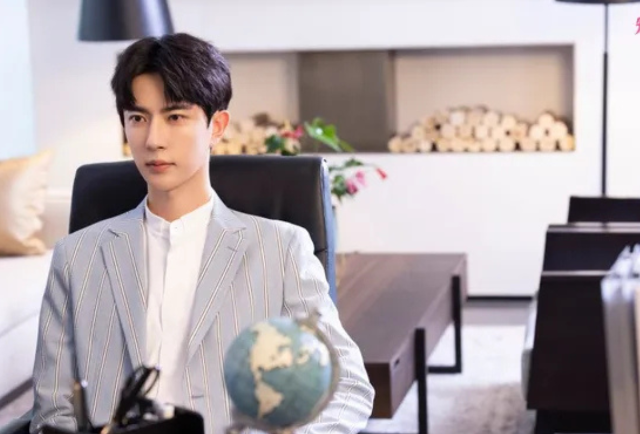 Aktor china yung menglong tewas terjatuh dari gedung