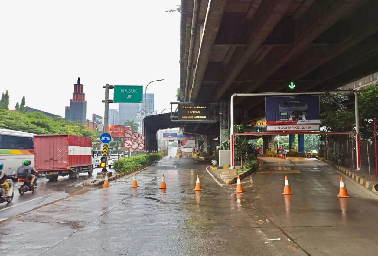 Ampuh urai macet, gerbang tol fatmawati secara gratis diperpanjang hingga oktober