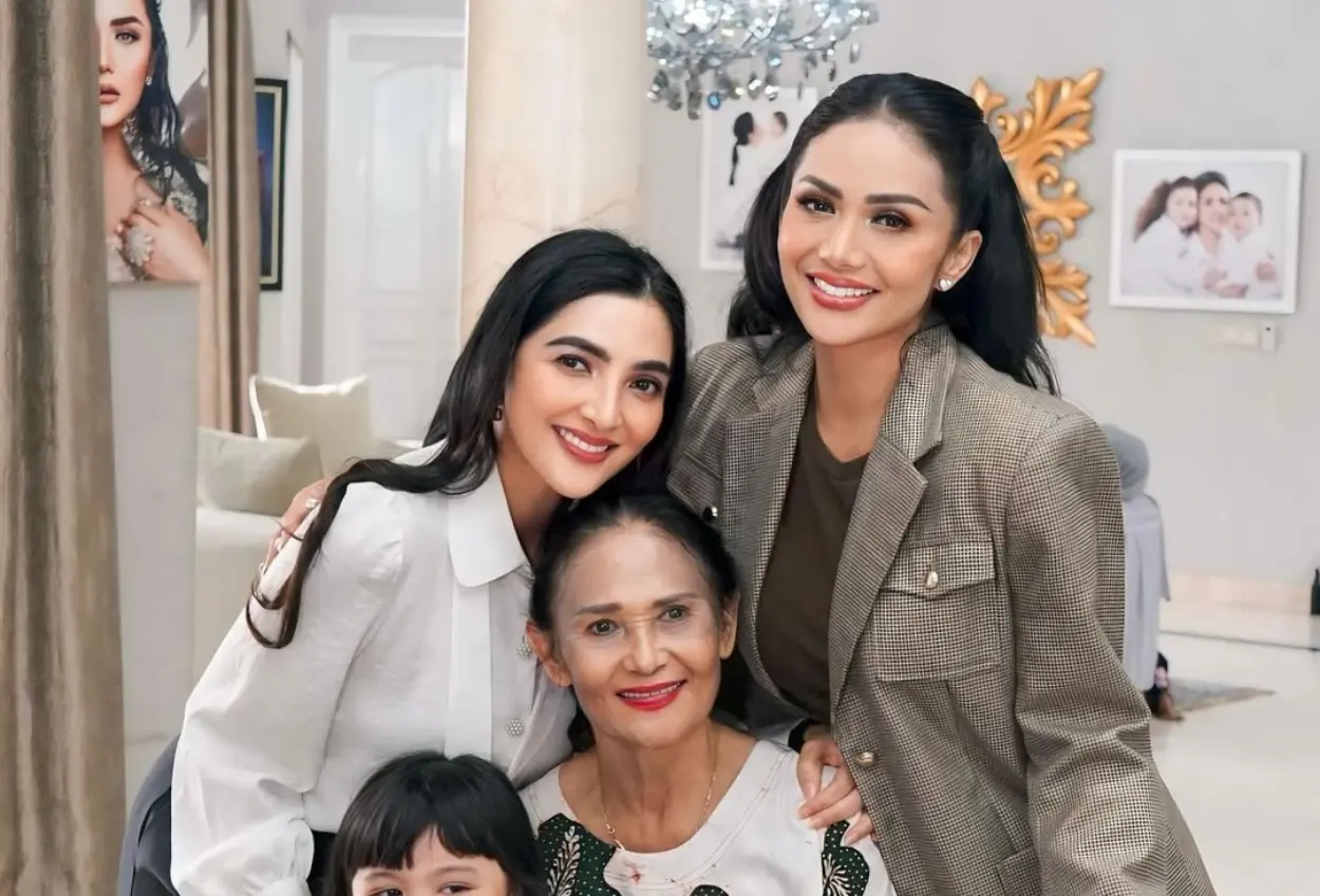 Ashanty kasih pujian ke krisdayanti usai jadi informan disertasinya
