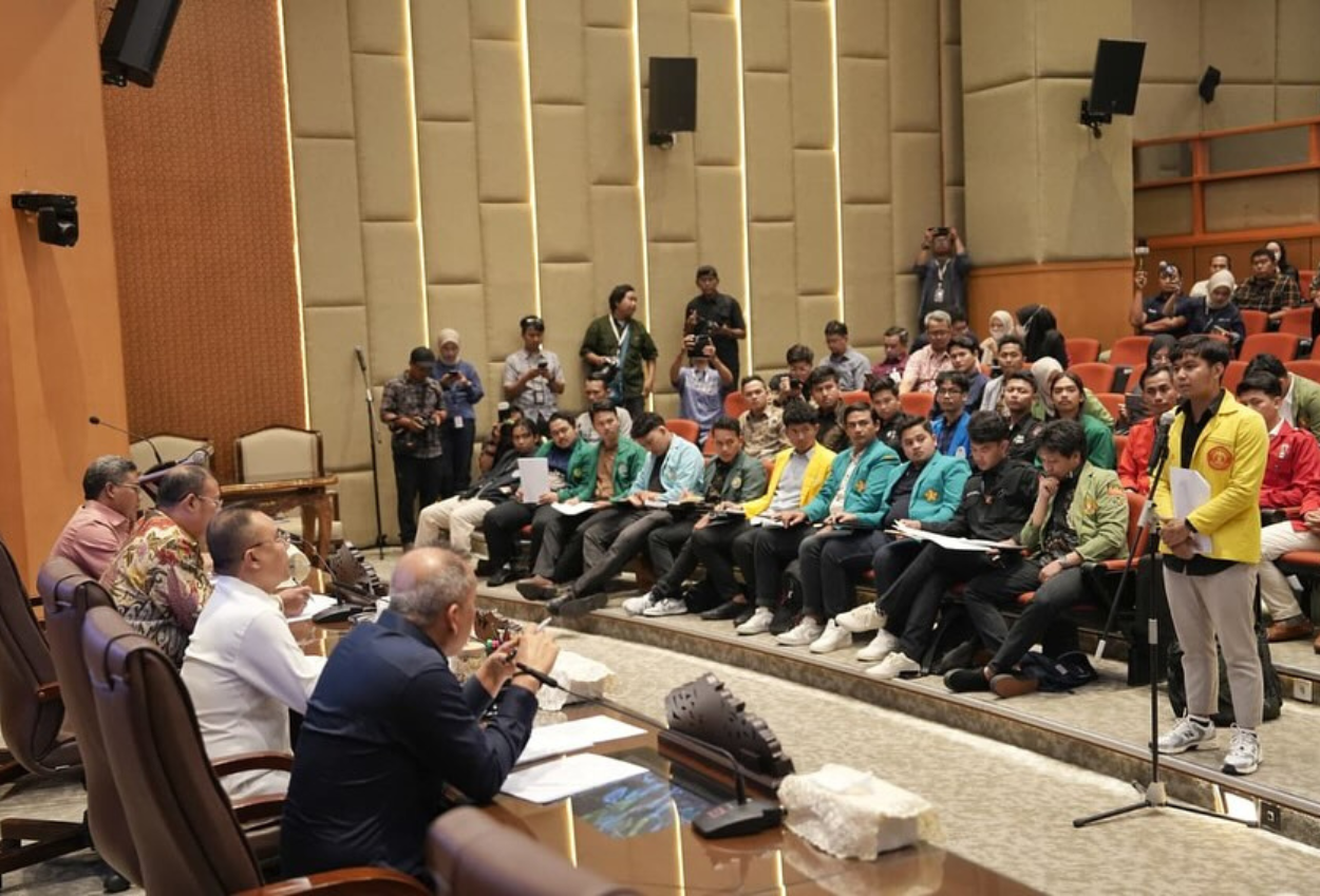 Bem ui desak dpr bentuk tim investigasi usut isu makar buktikan apa yang dikatakan presiden