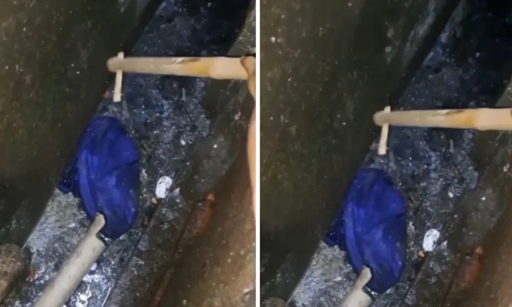 Bikin geger! warga temukan bayi terlilit tali pusar di selokan kebayoran baru