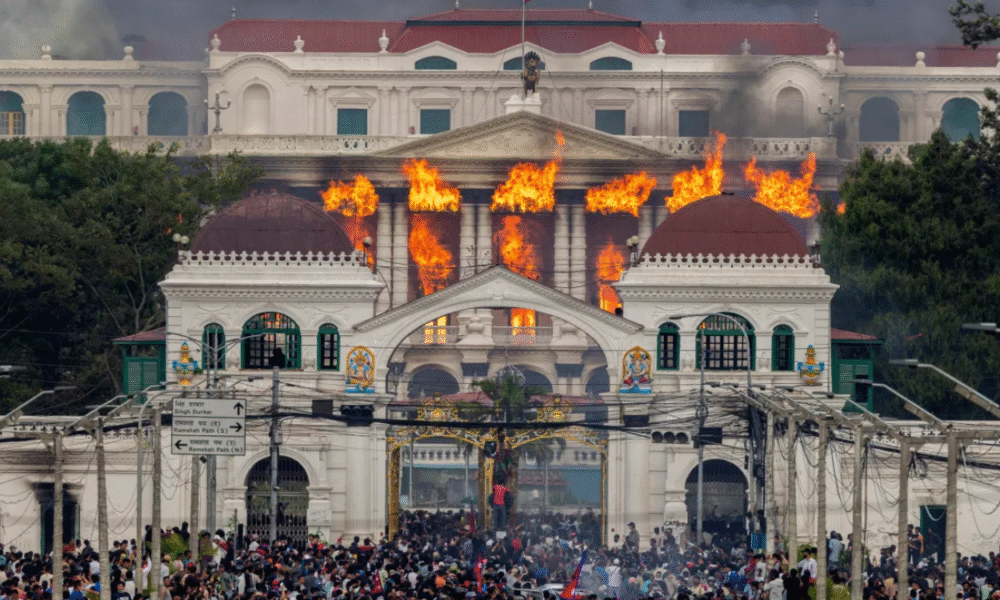 Demo di nepal makin chaos, rumah presiden hingga eks perdana menteri dibakar