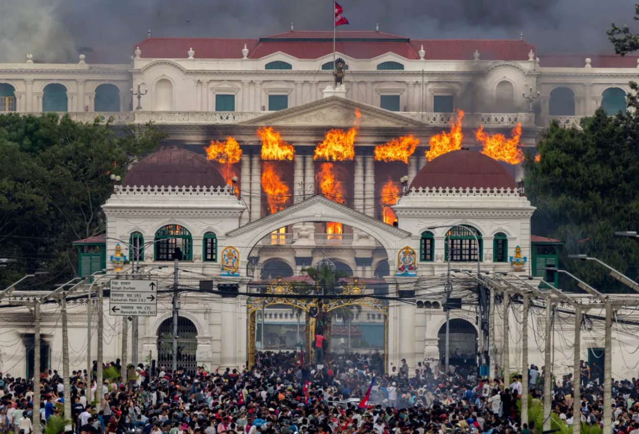 Demo di nepal makin chaos, rumah presiden hingga eks perdana menteri dibakar
