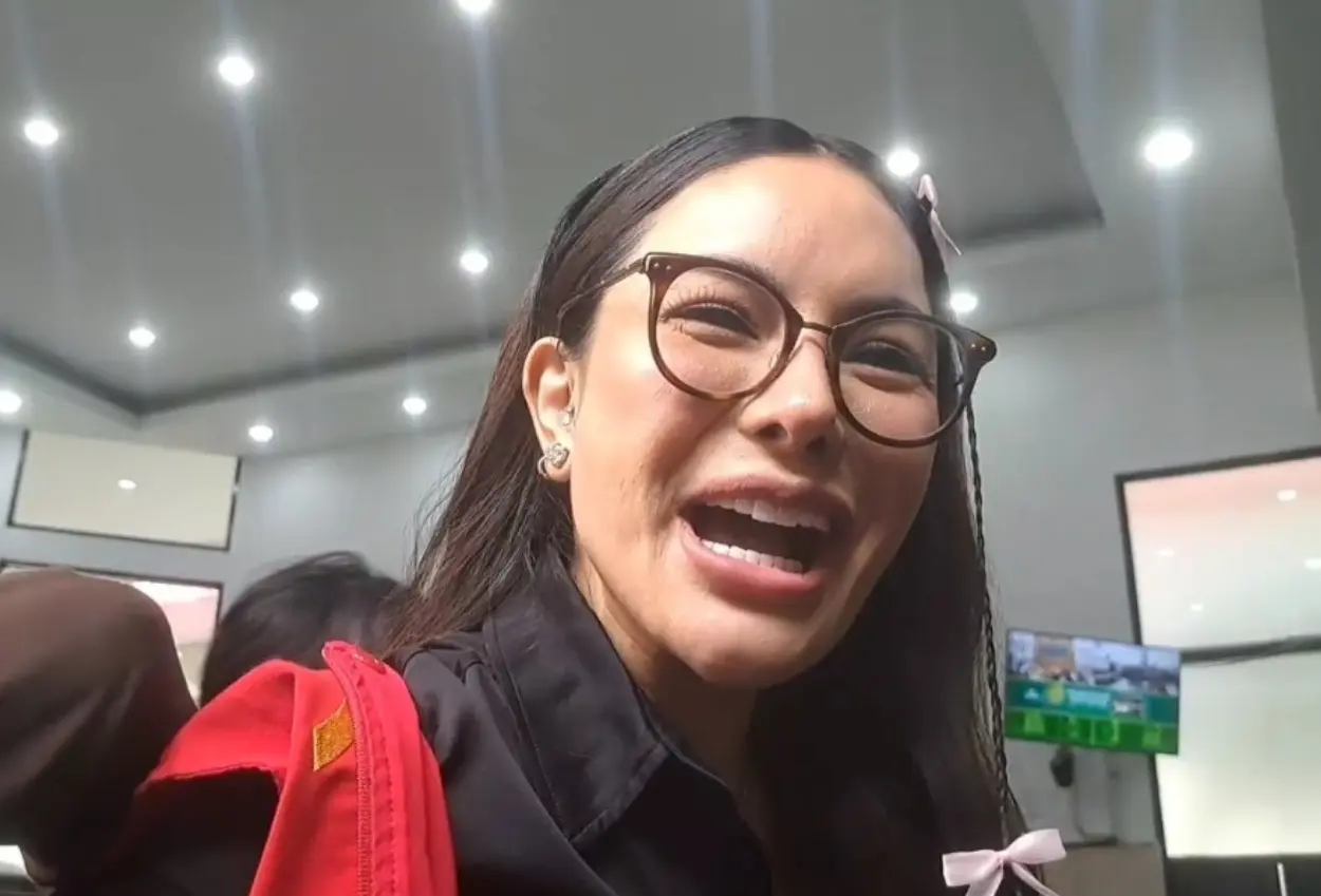 Di tengah sidang kasus tppu, nikita mirzani minta izin hakim untuk perawatan gigi