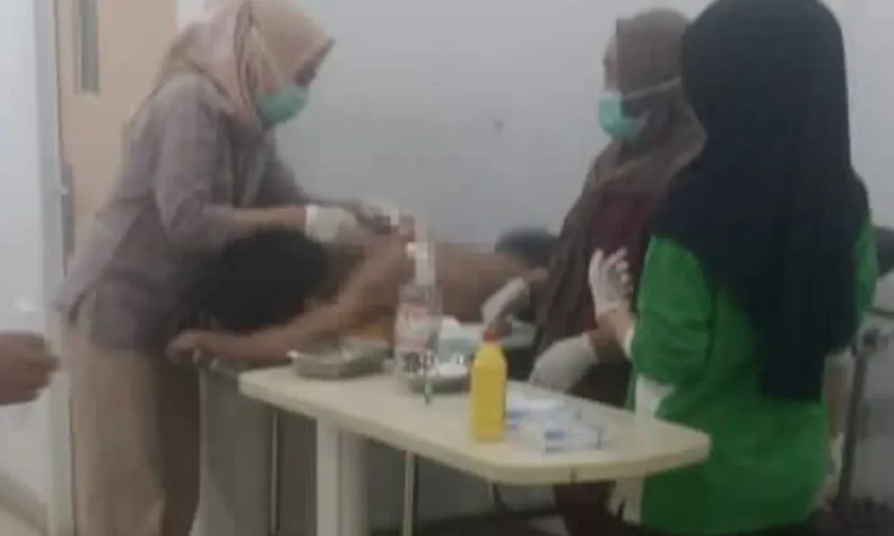 Gara gara rebutan lapak, penjual kerupuk di serpong kena tikam pisau