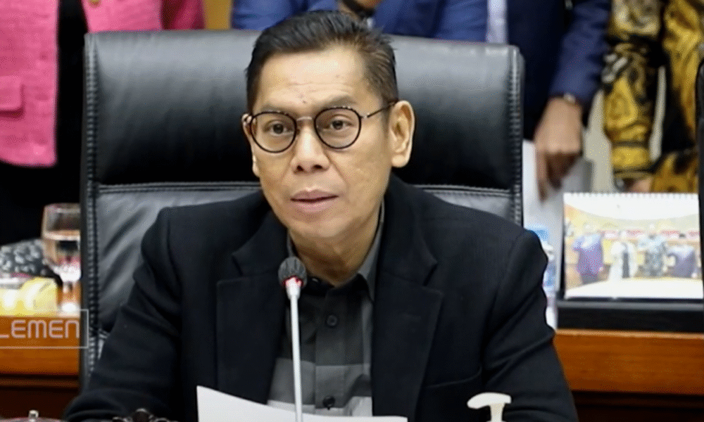 Hari ini golkar resmi nonaktifkan adies kadir dari dpr ri