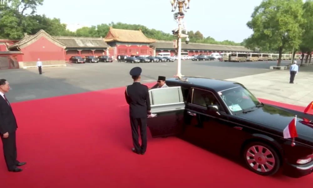 Intip perbedaan mobil mewah berlapis baja prabowo, putin, dan kim jong un di parade militer china