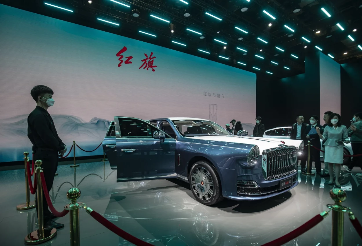 Intip spesifikasi mobil mewah hongqi l5, yang jemput prabowo di parade militer china
