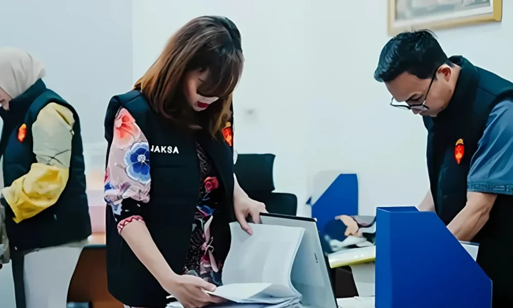 Kejari tangerang geledah kantor pt asm atas dugaan korupsi proyek fiktif