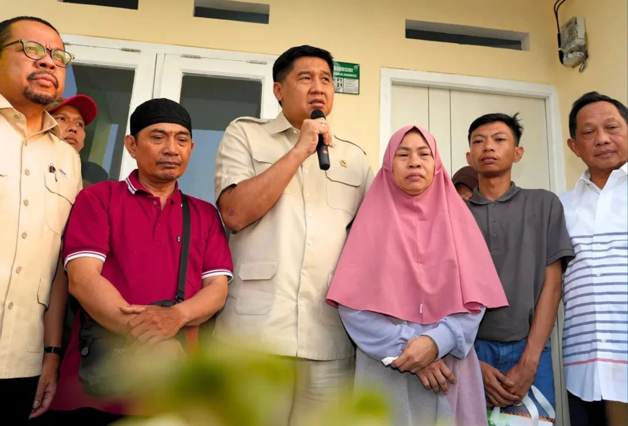 Keluarga affan kurniawan terima bantuan rumah dari menteri perumahan