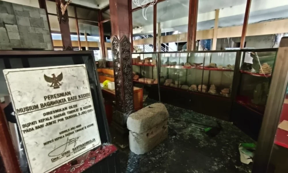 Koleksi museum bagawanta bhari di kediri hilang dijarah massa