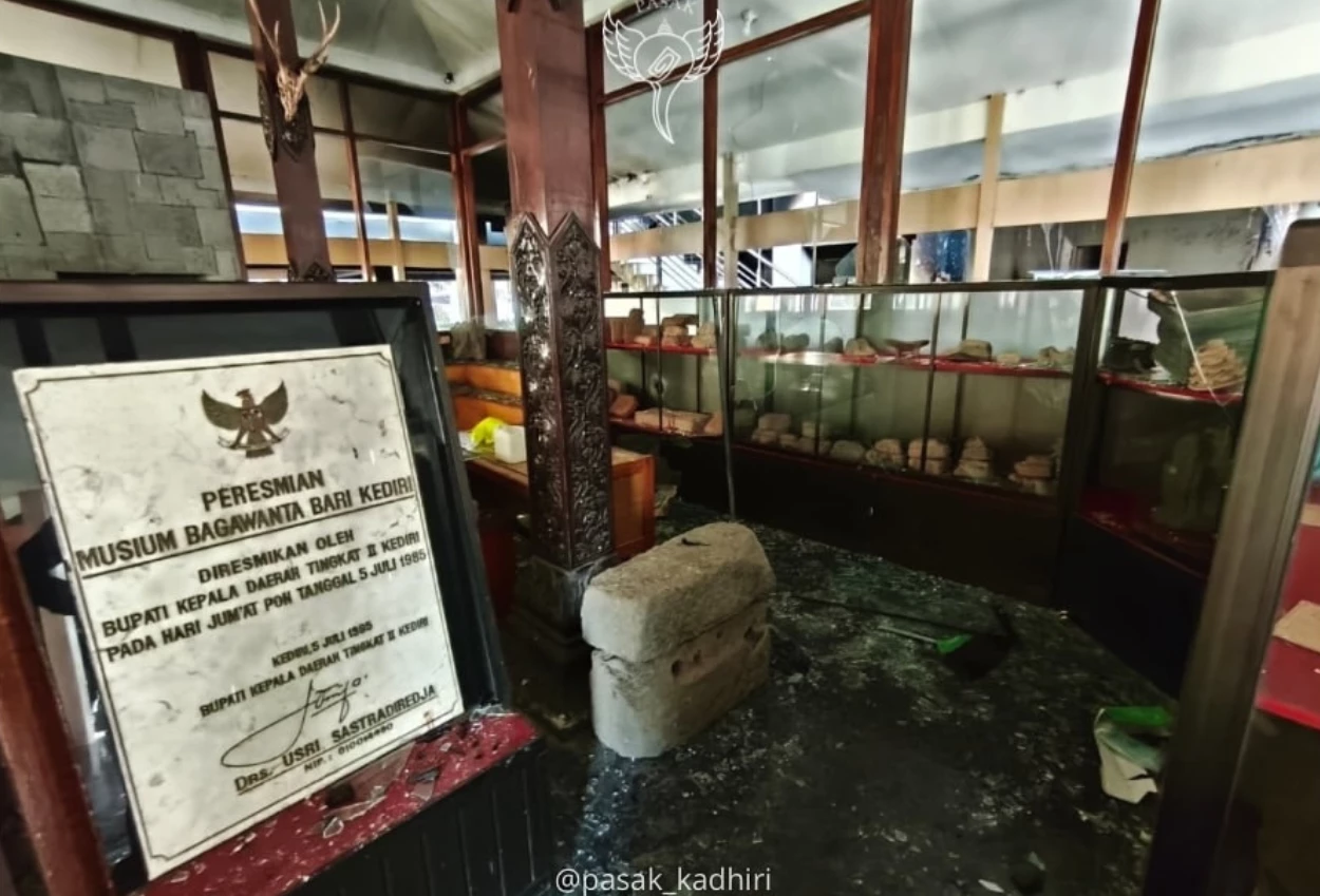 Koleksi museum bagawanta bhari di kediri hilang dijarah massa