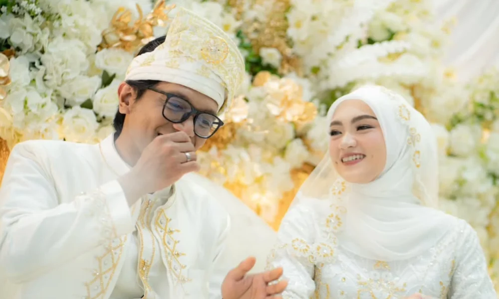 Komika dzawin nur resmi menikah dengan renny rachmawanty