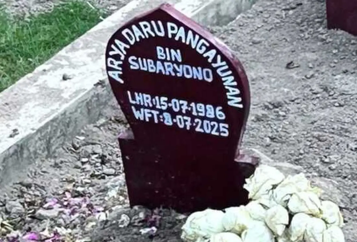 Makam arya daru dirusak, keluarga laporkan kasus ini ke polisi