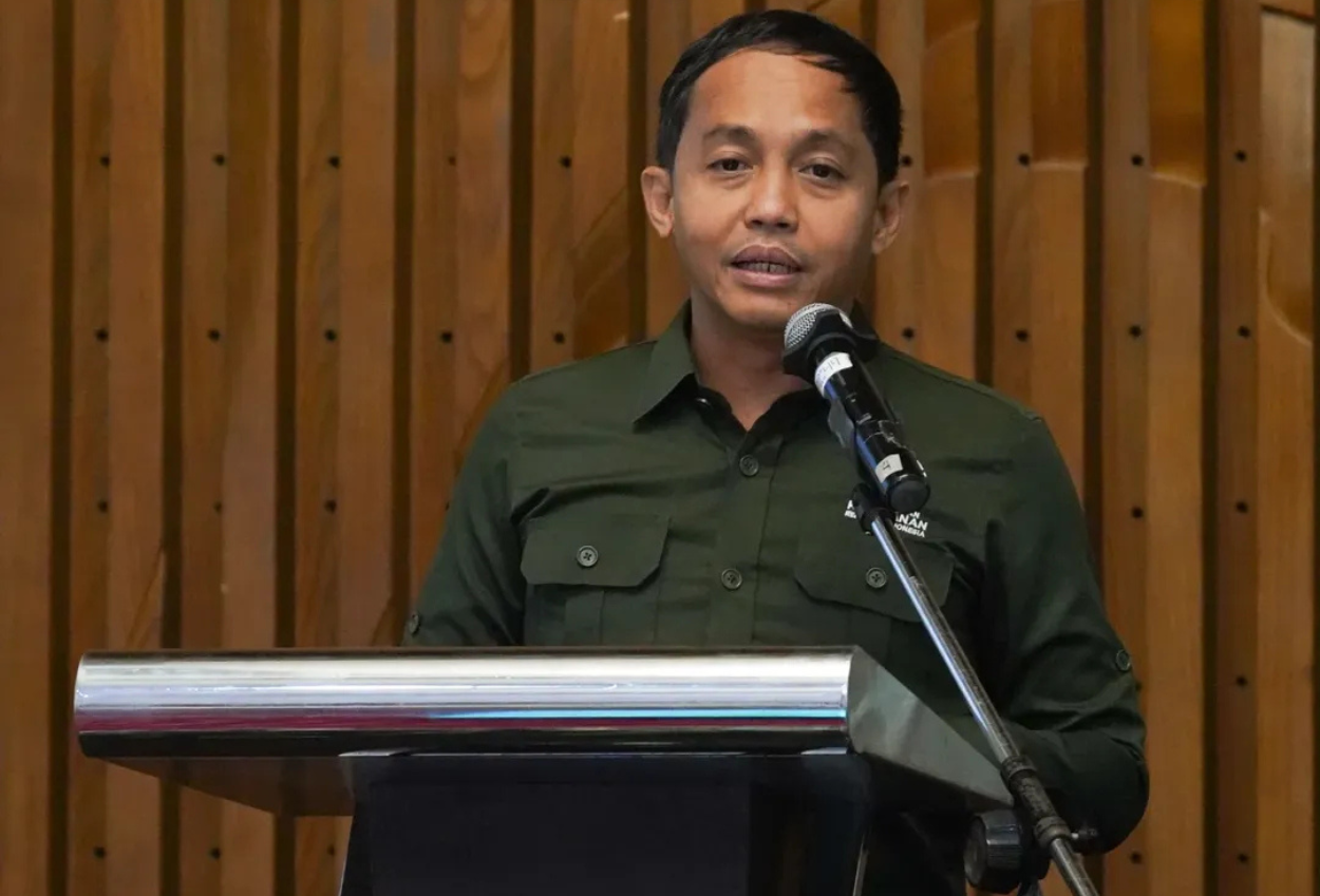 Menhut raja juli minta maaf ke prabowo soal main domino bareng eks tersangka pembalak liar