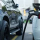 Mobil listrik vs mobil konvensional mana yang lebih hemat biaya operasional