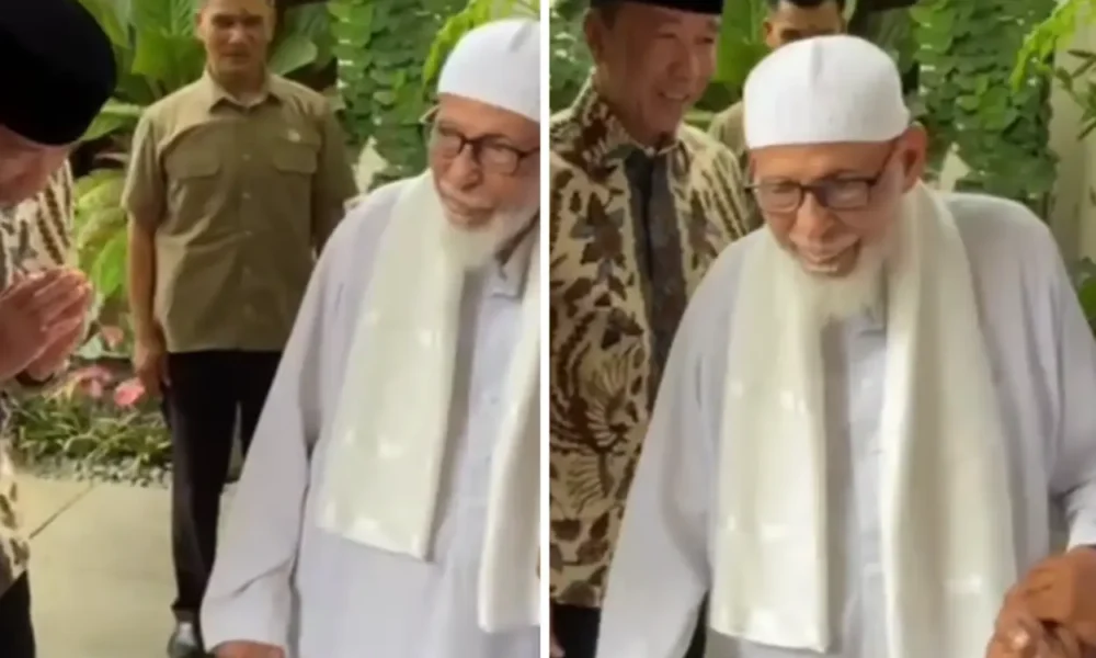 Momen jokowi sungkem sambut abu bakar ba'asyir di solo, pertemuan berlangsung 30 menit
