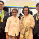 Momen kompak retno marsudi dan sri mulyani hadiri wisuda dokter spesialis anaknya