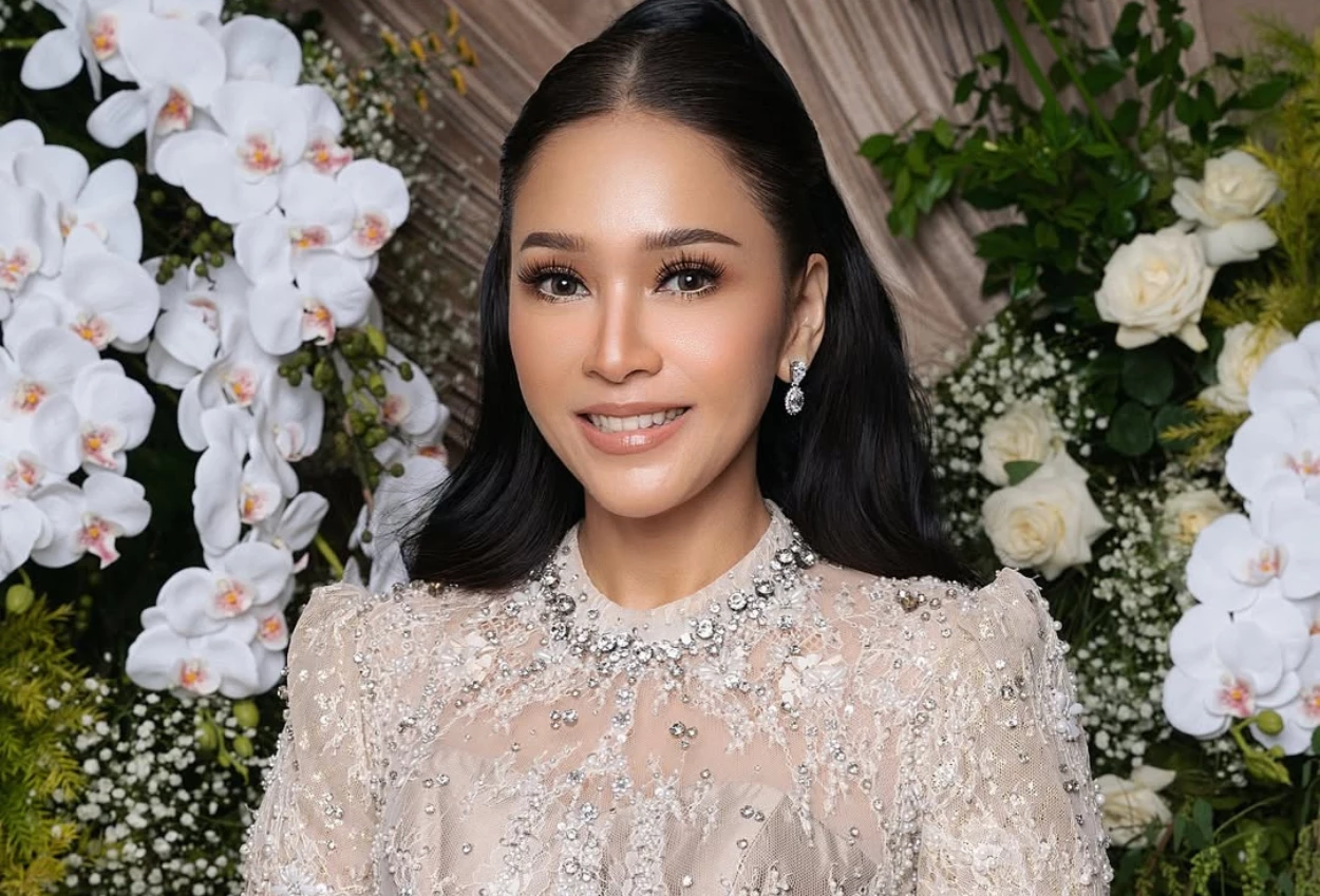 Momen langka! maia estianty ucap terima kasih untuk ahmad dhani di panggung awards