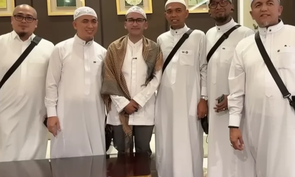 Momen ruben onsu dapat hadiah dari uas saat umrah