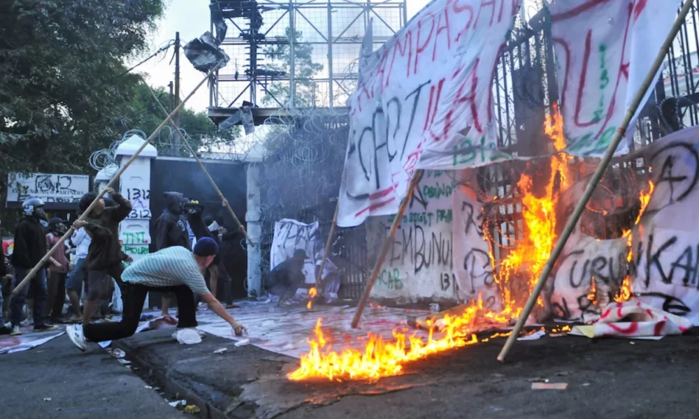Pbb soroti kekerasan polisi di ri saat demo ada dugaan pelanggaran hukum ham internasional