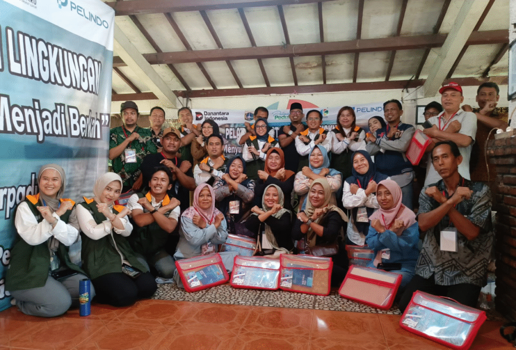 Pelindo gandeng laskaru latih warga kalibaru kelola sampah organik jadi maggot