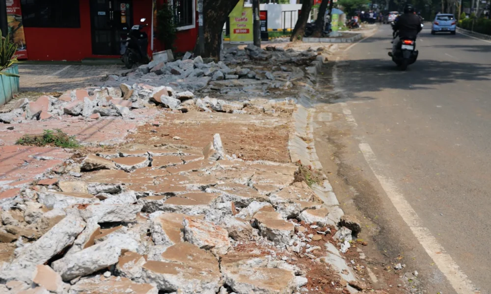 Pemerintah tangsel revitalisasi pedestrian ciater ramah difabel, gelontorkan dana rp7 miliar