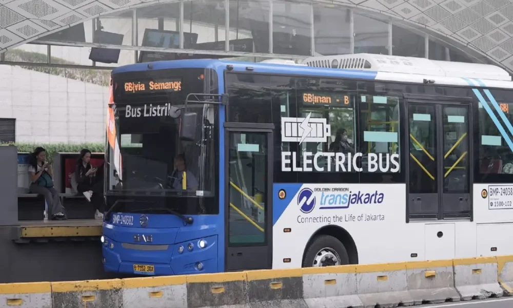 Pihak transjakarta tanggung biaya korban kecelakaan bus yang tabrak ruko di setiabudi