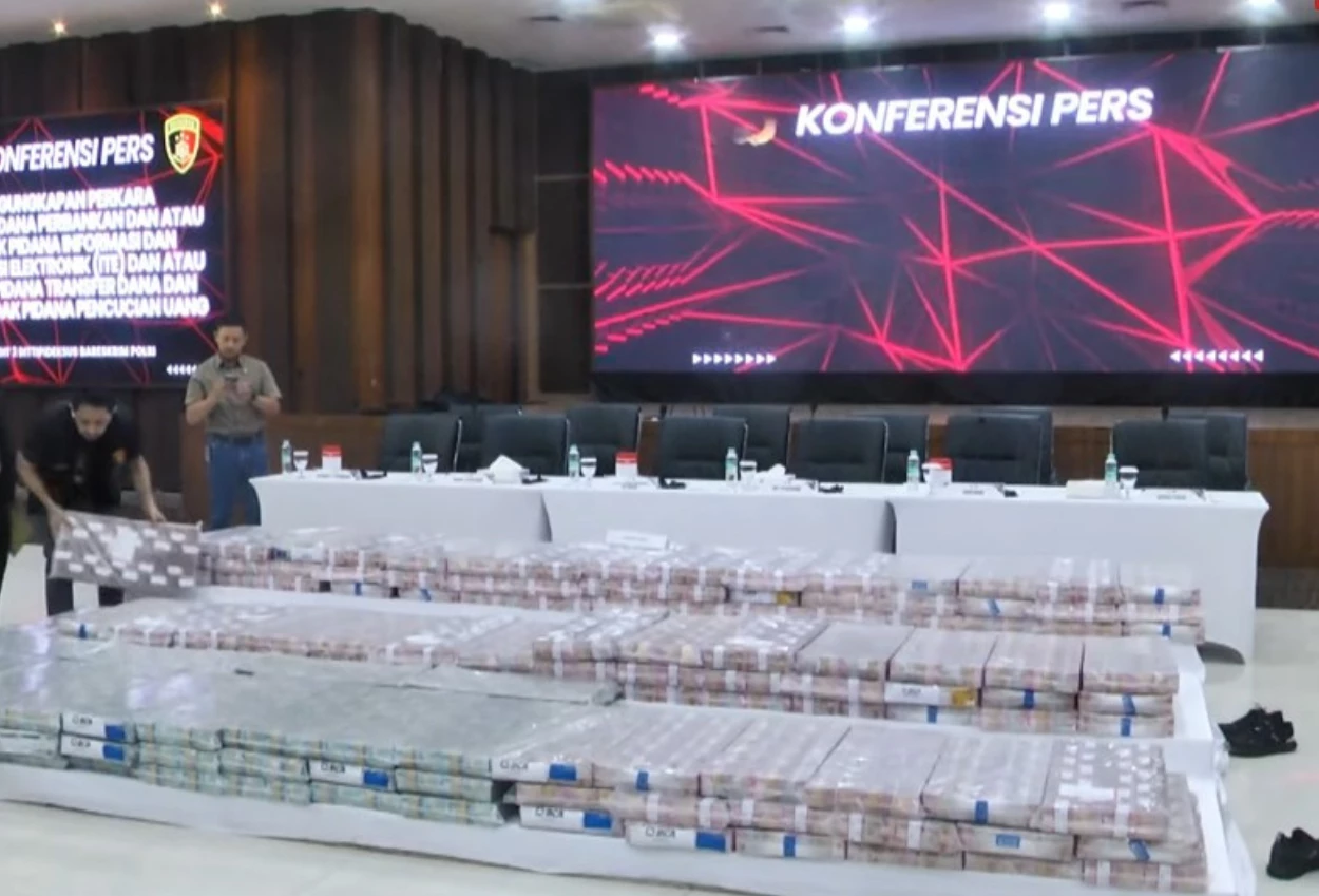 Polri ungkap sindikat pembobolan rekening dormant bank bumn rp204 miliar