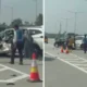 Terjadi kecelakaan di pintu tol pamulang, satu mobil ringsek parah