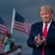 Trump naikkan biaya baru visa h 1b jadi rp1,6 miliar!