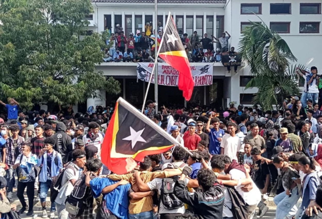 Update demo timor leste dpr 'nyerah', tunjangan pensiun hingga 65 mobil mewah batal dibeli