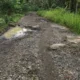 Warga patungan untuk perbaiki jalan rusak di pandeglang, pemkab angkat bicara