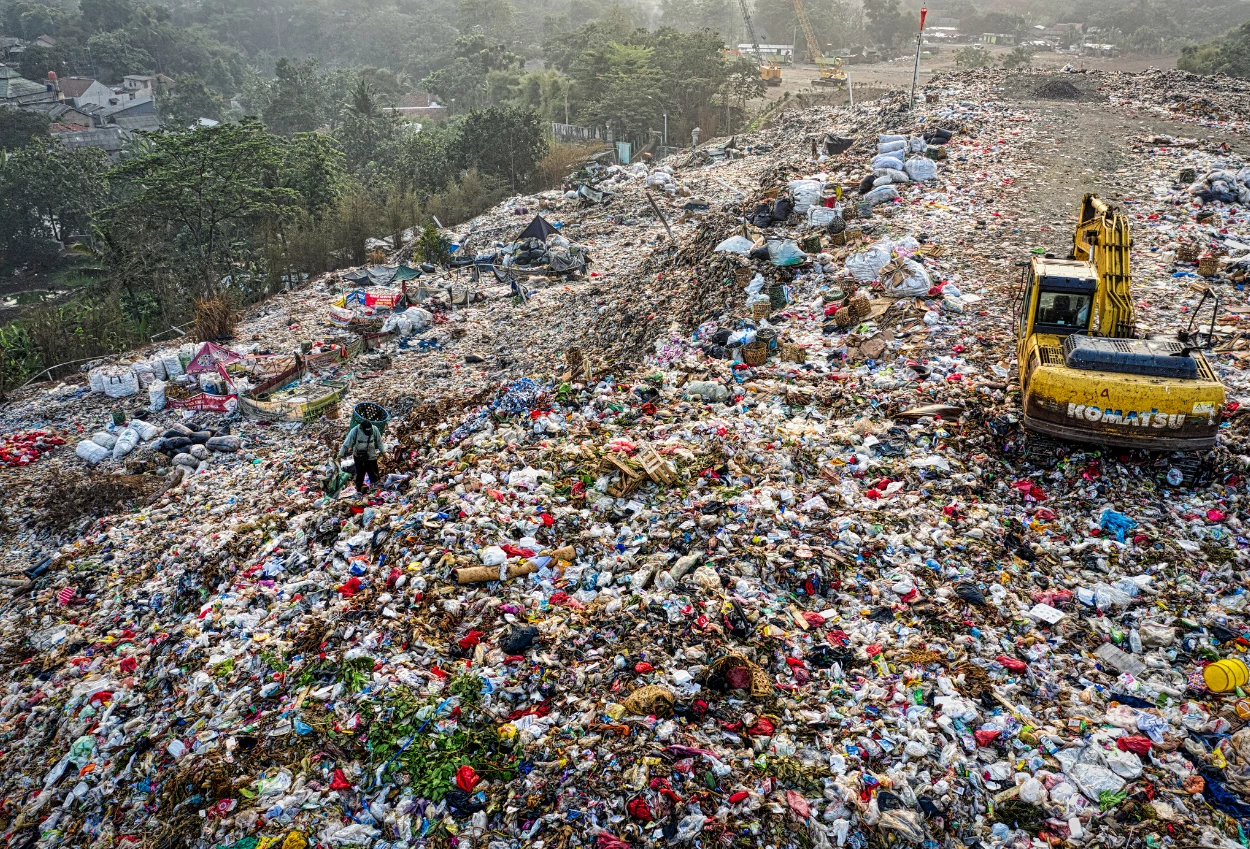Air tanah tercemar, warga di sekitar tpa cipeucang terpaksa beli air galon setiap hari