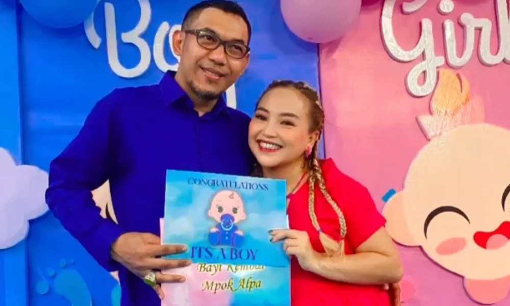 Aji darmaji sumbangkan barang barang mpok alpa lewat tiktok live