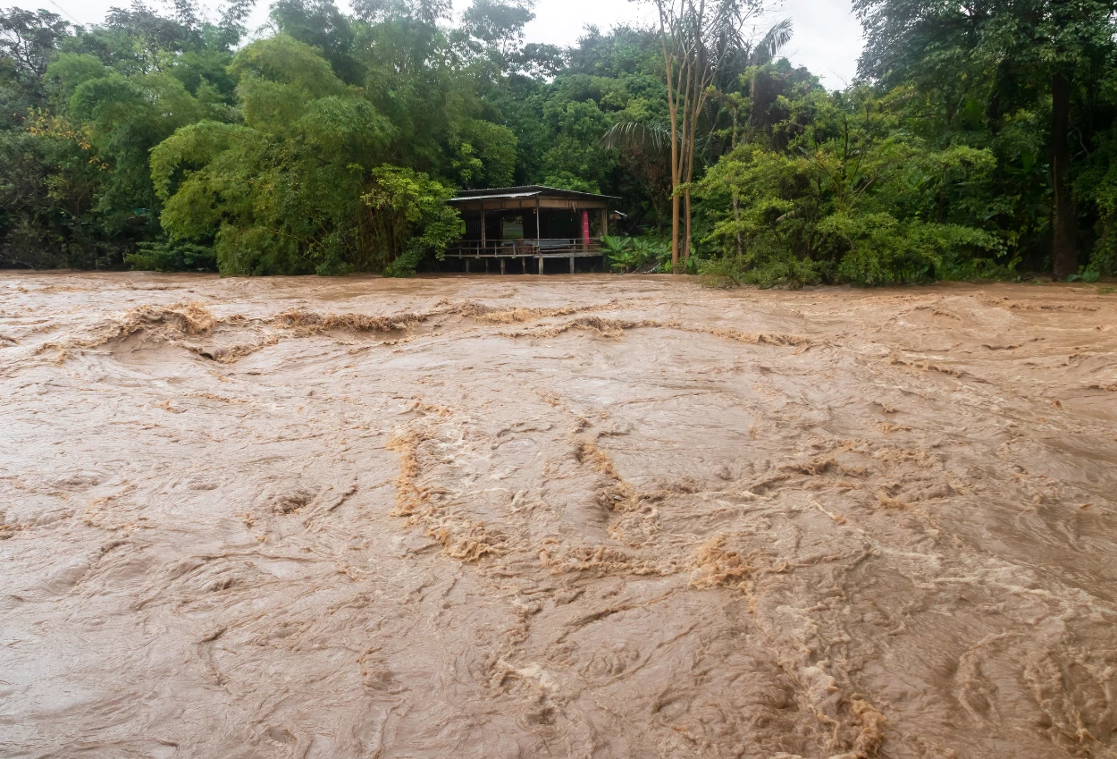 Banjir bandang dan longsor terjang sukabumi, 3 ribu warga terdampak