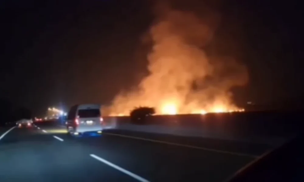 Bikin geger! bola api yang diduga meteor jatuh di cirebon, ini kata bmkg dan brin