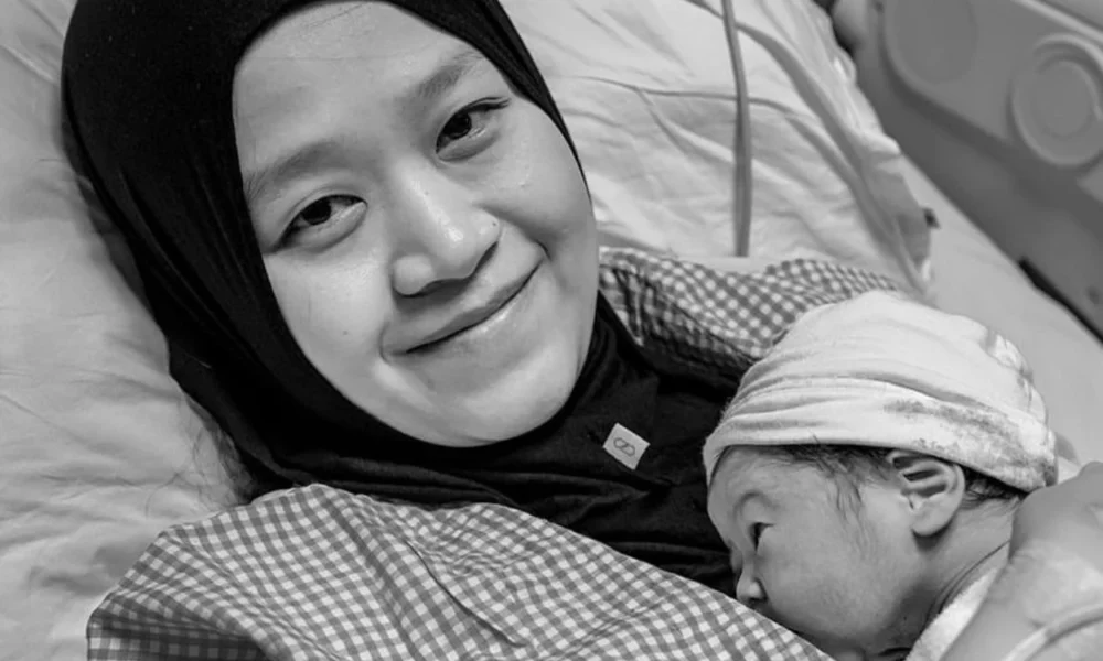 Bintang emon umumkan kelahiran anak pertama telah lahir kombinasi saya dan alca