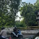 Bocah sd hanyut terseret arus di selokan pamulang, tim gabungan masih lakukan pencarian