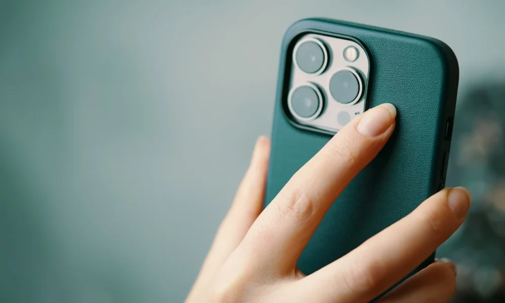 Bocoran iphone lipat layar fleksibel tanpa lipatan dan desain elegan khas apple